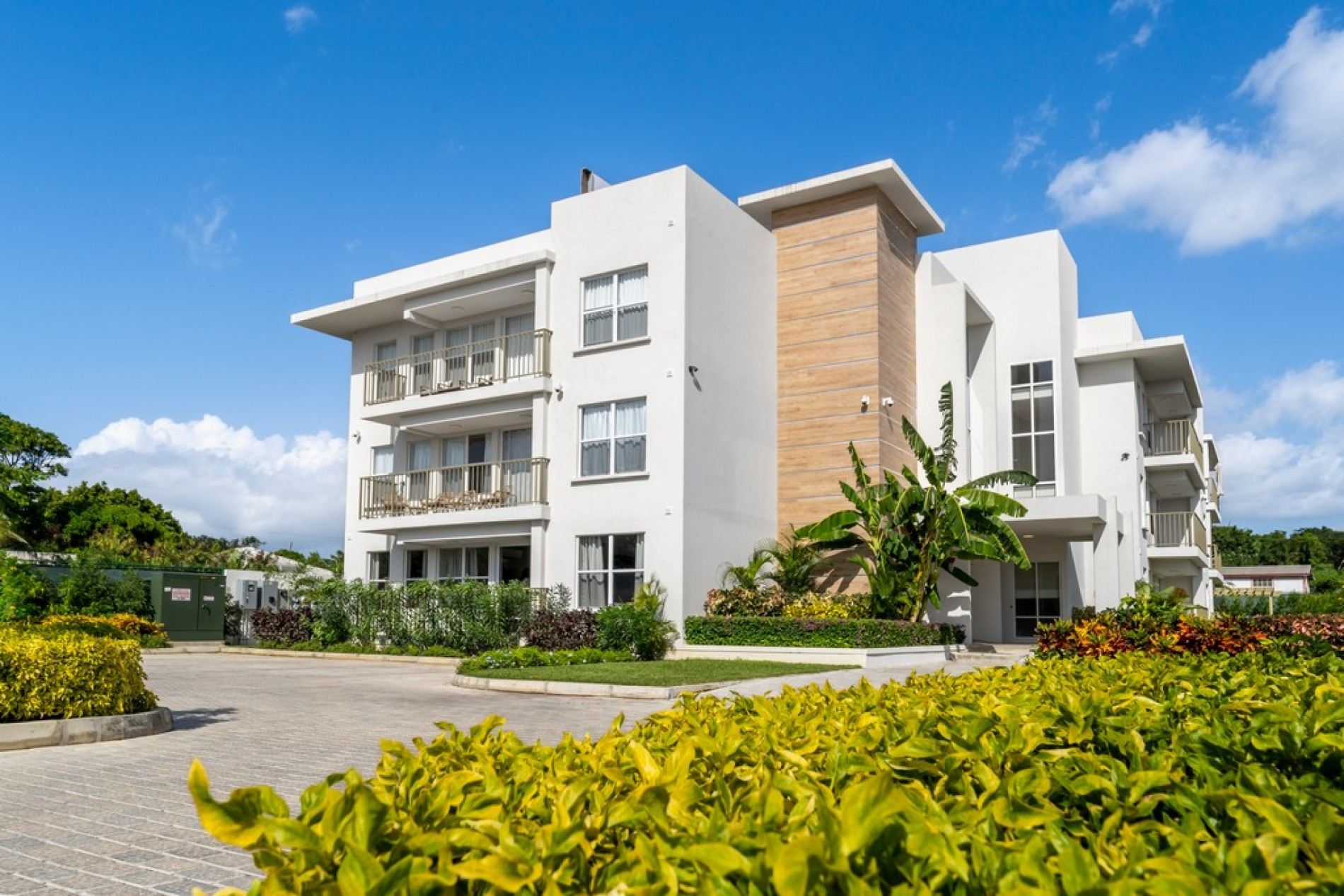 Coral Beach 101 - The Crescent