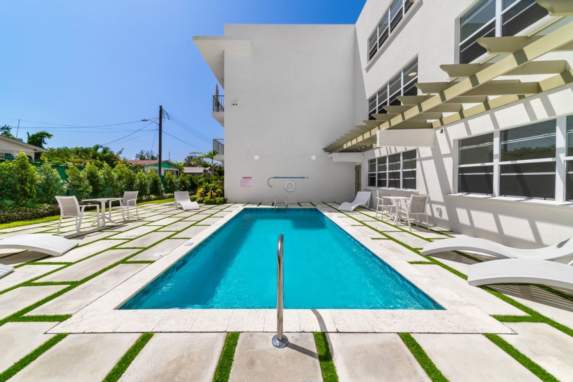 Coral Beach 101 - The Crescent