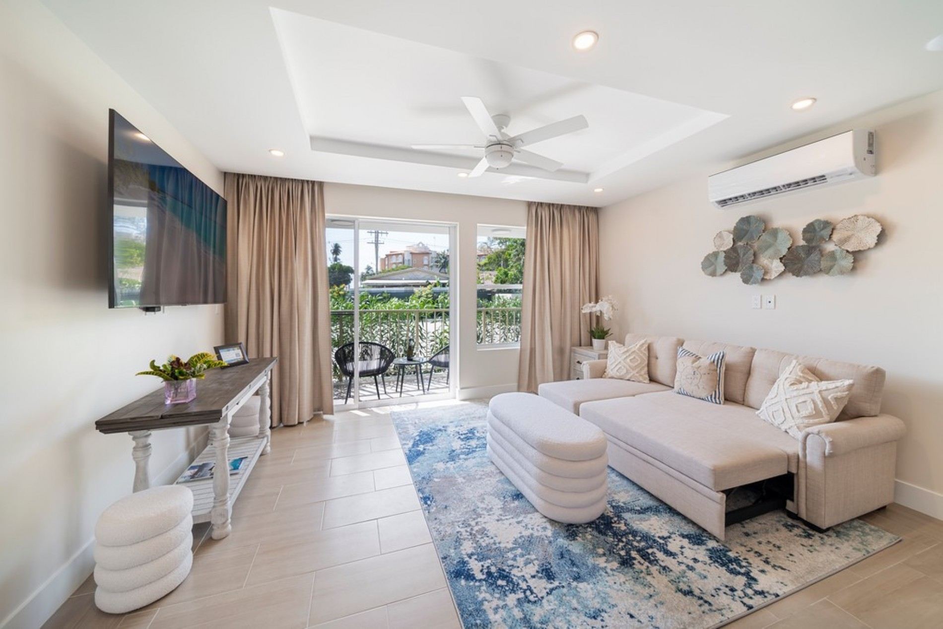 Coral Beach 101 - The Crescent