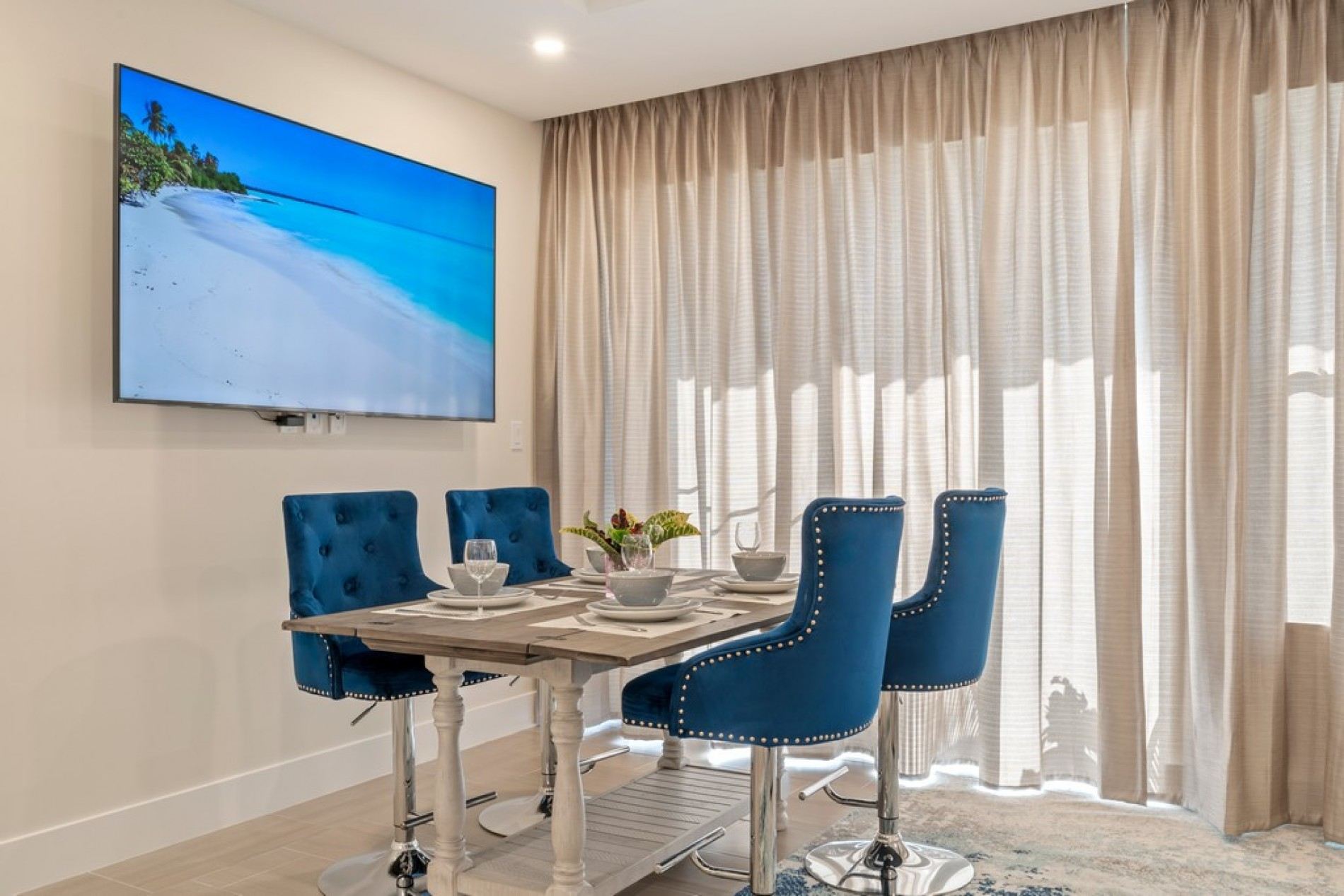 Coral Beach 101 - The Crescent