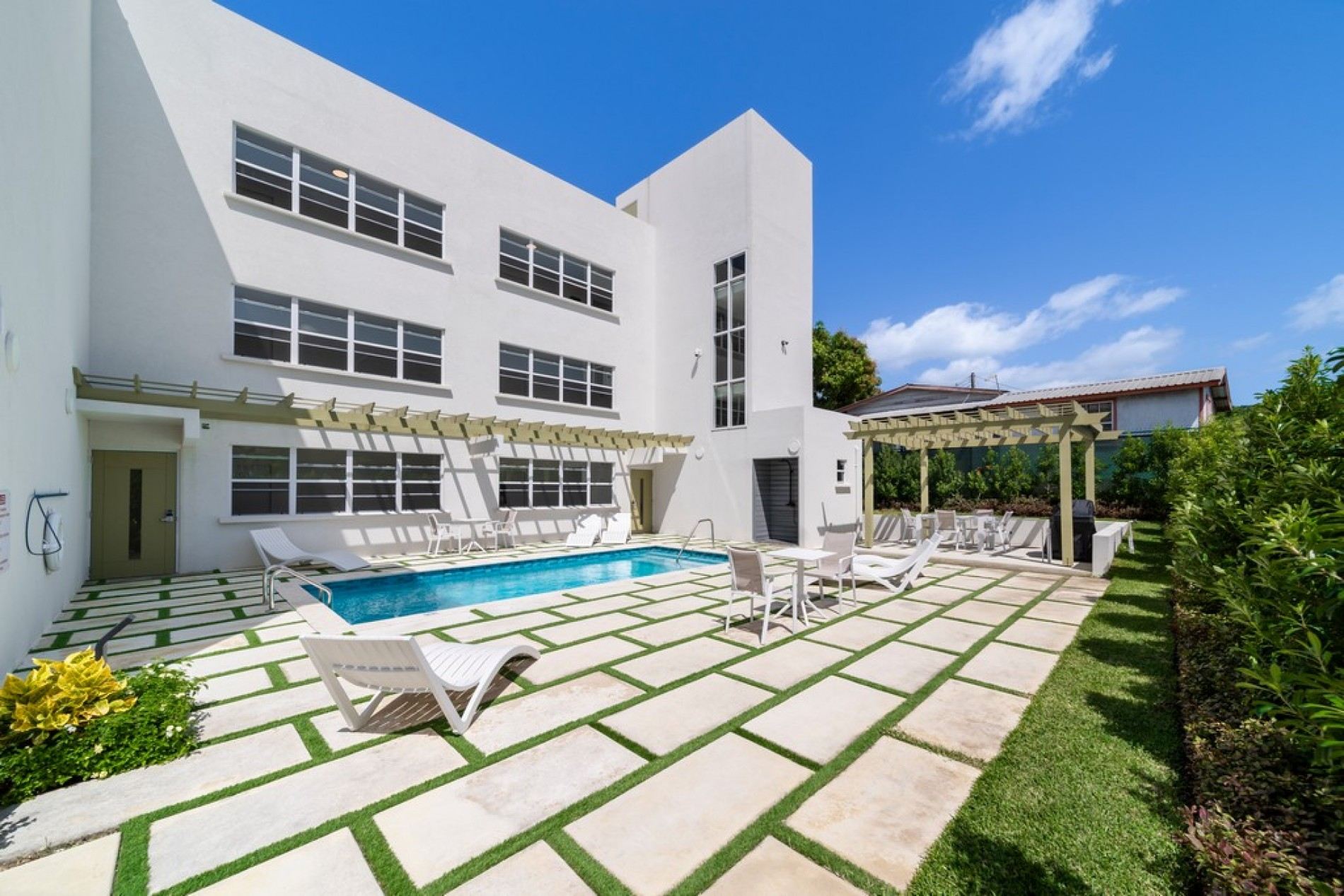 Coral Beach 101 - The Crescent