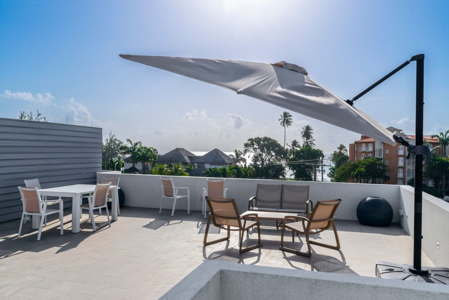 Coral Beach 101 - The Crescent