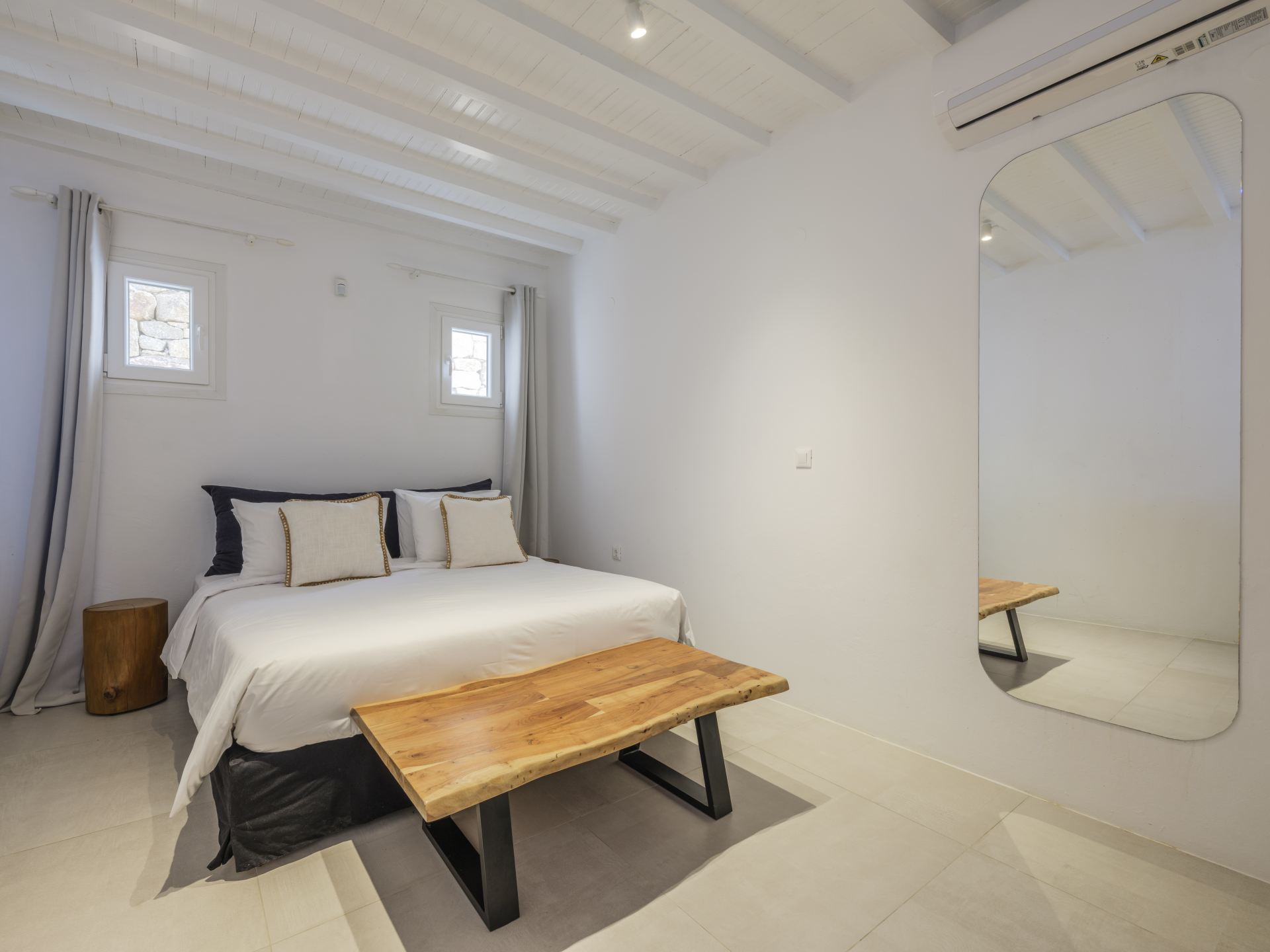 Blue Eye Grand Villa