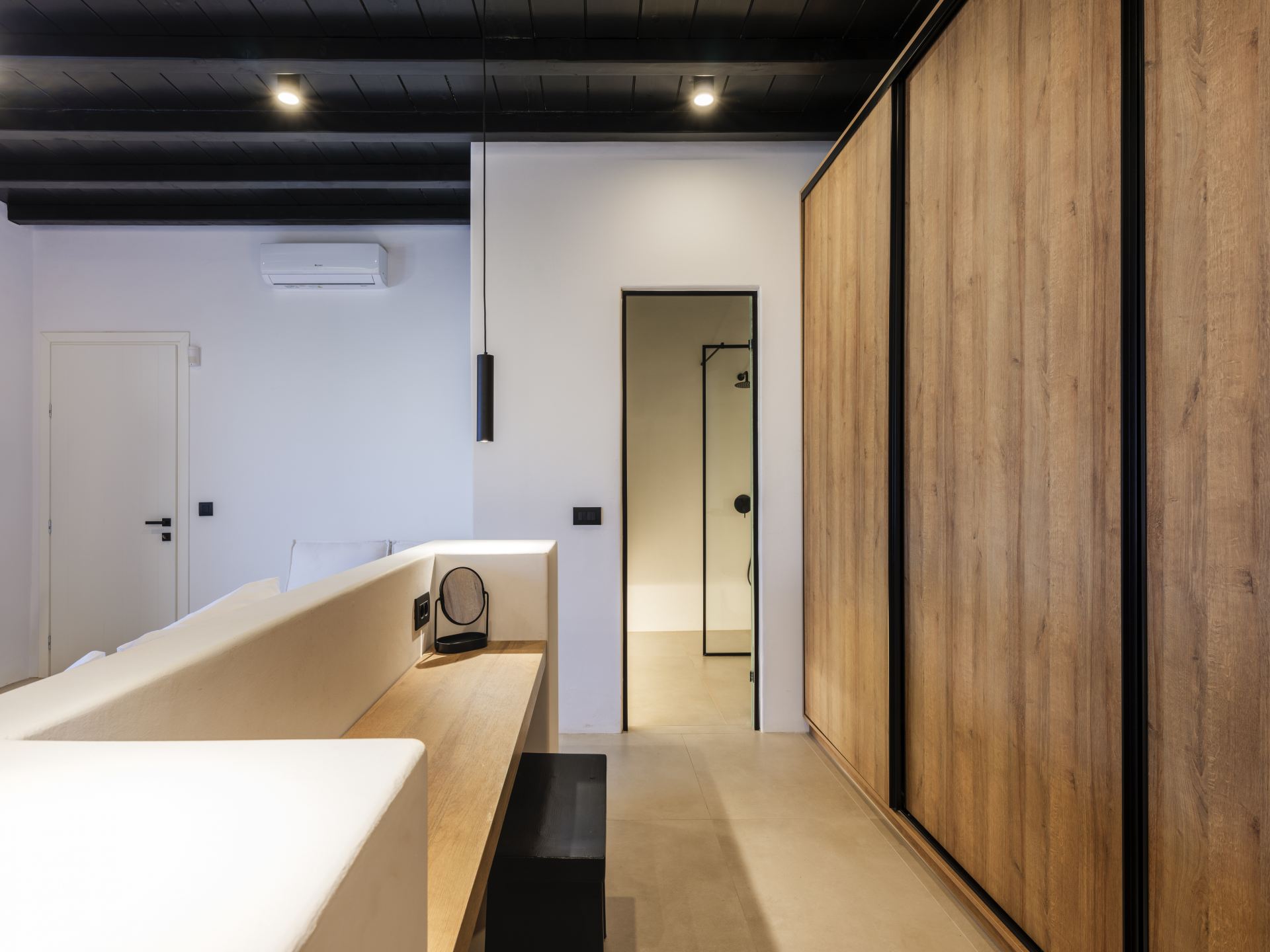 Blue Eye Grand Villa