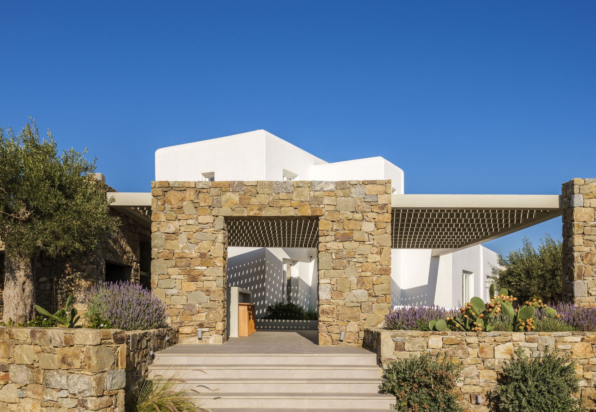 Blue Eye Grand Villa