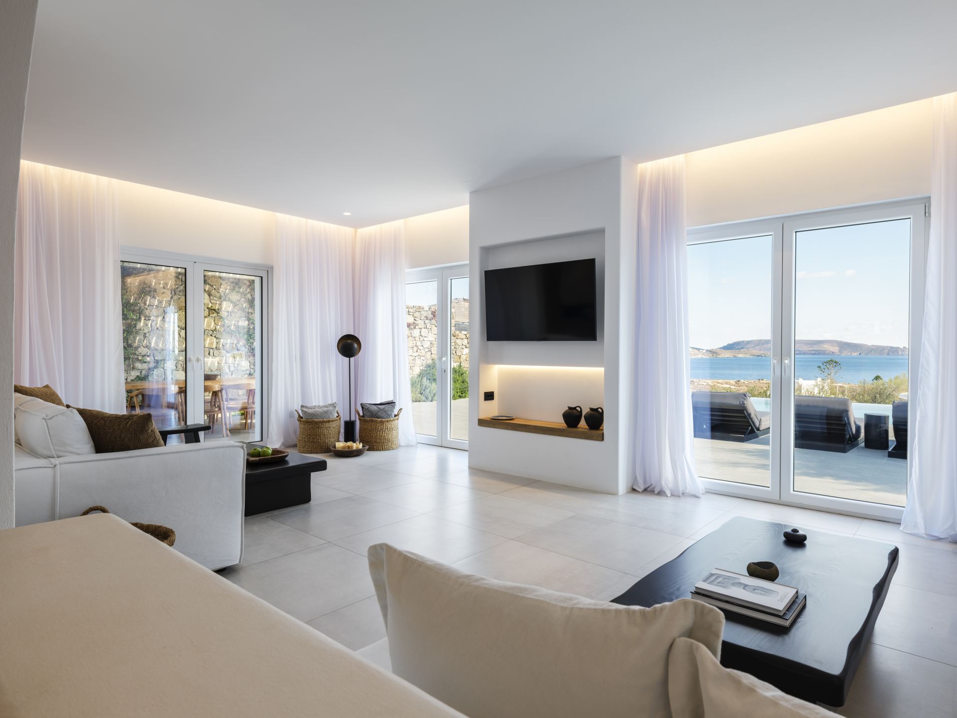 Blue Eye Grand Villa