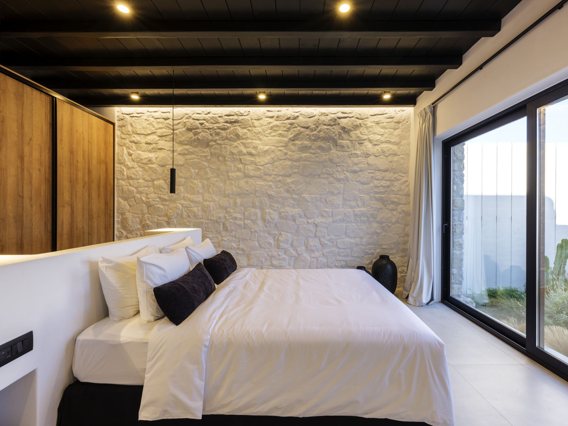 Blue Eye Grand Villa