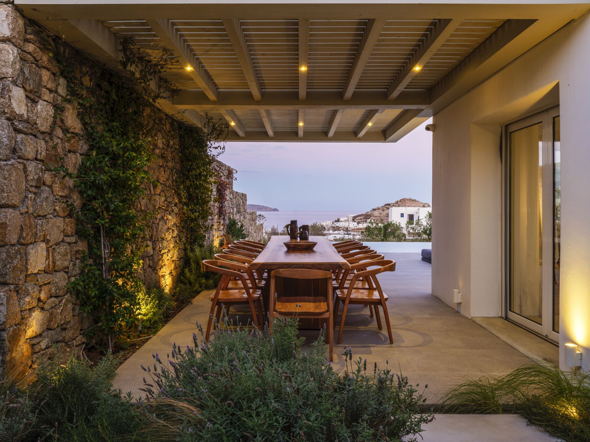 Blue Eye Grand Villa