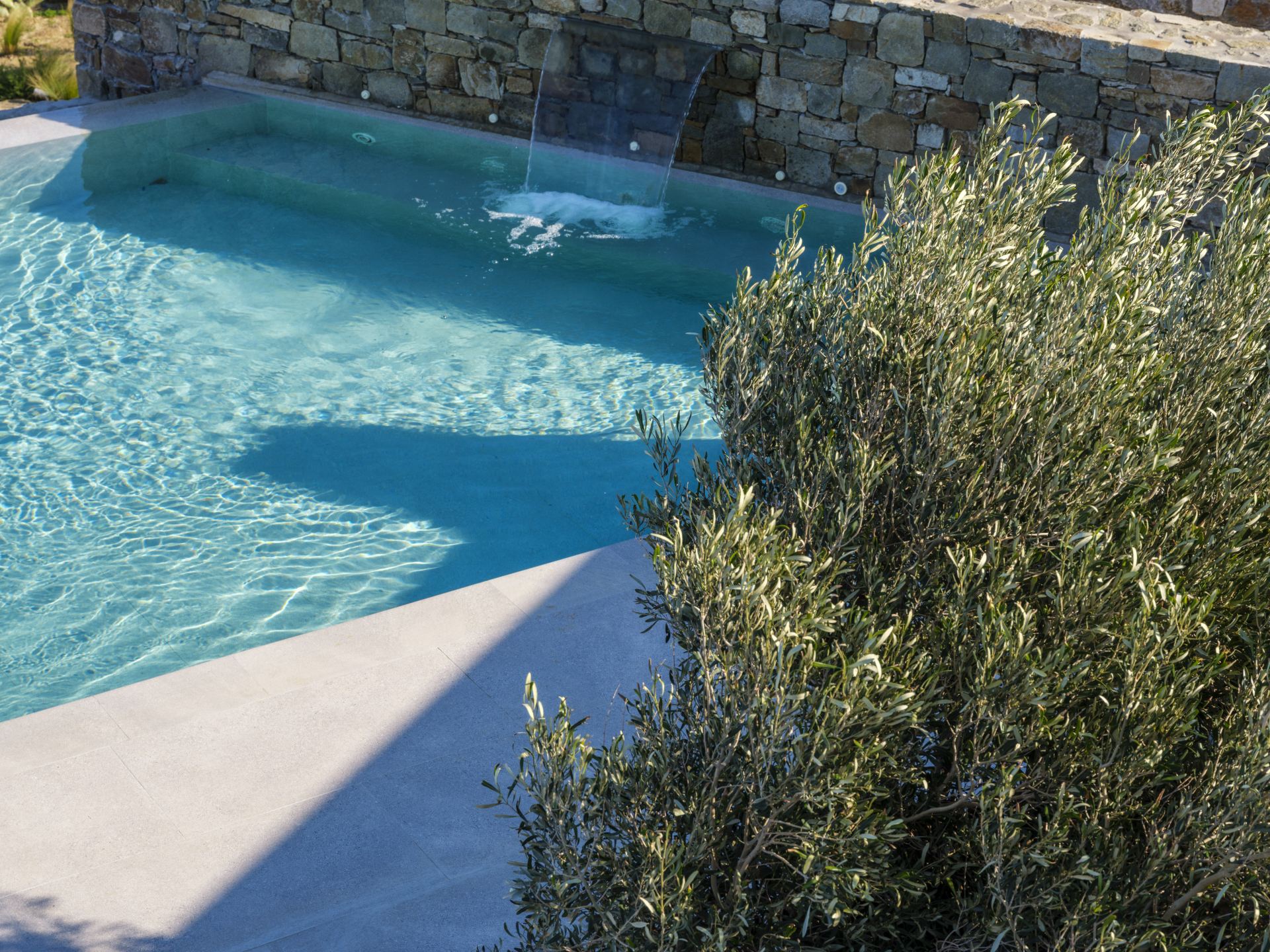 Blue Eye Grand Villa