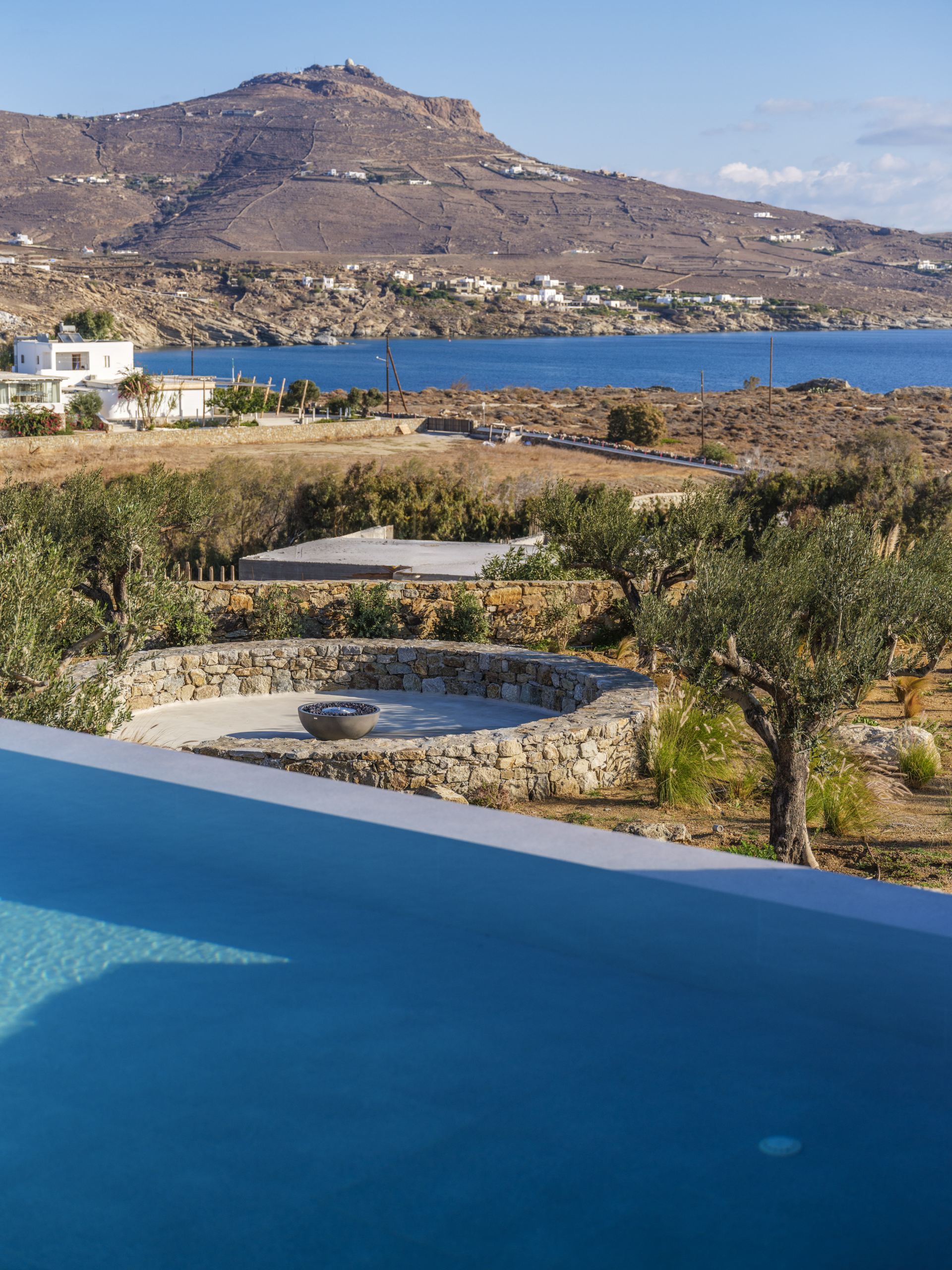 Blue Eye Grand Villa