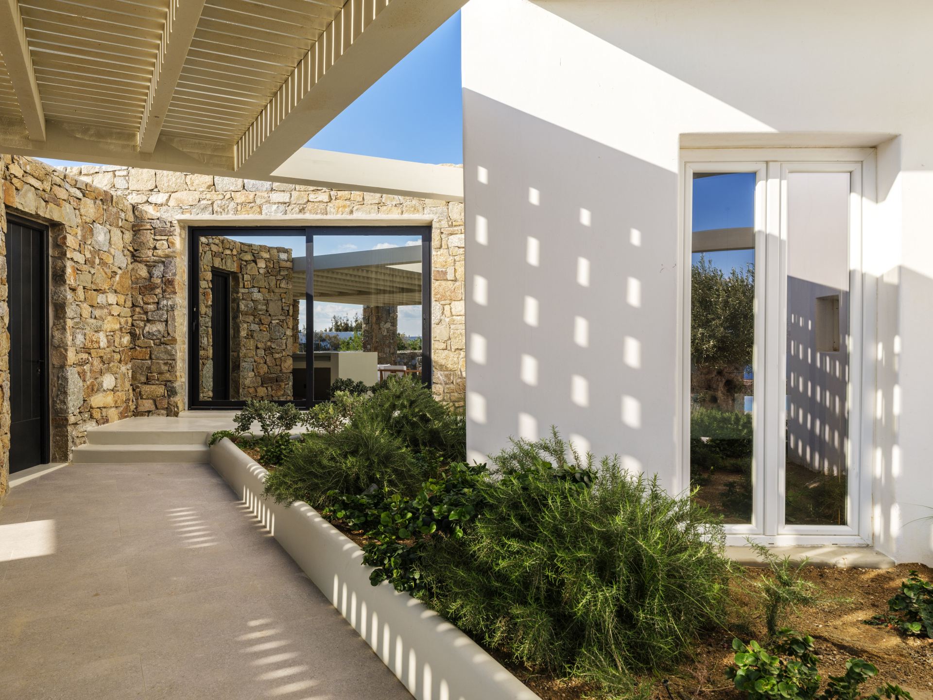 Blue Eye Grand Villa