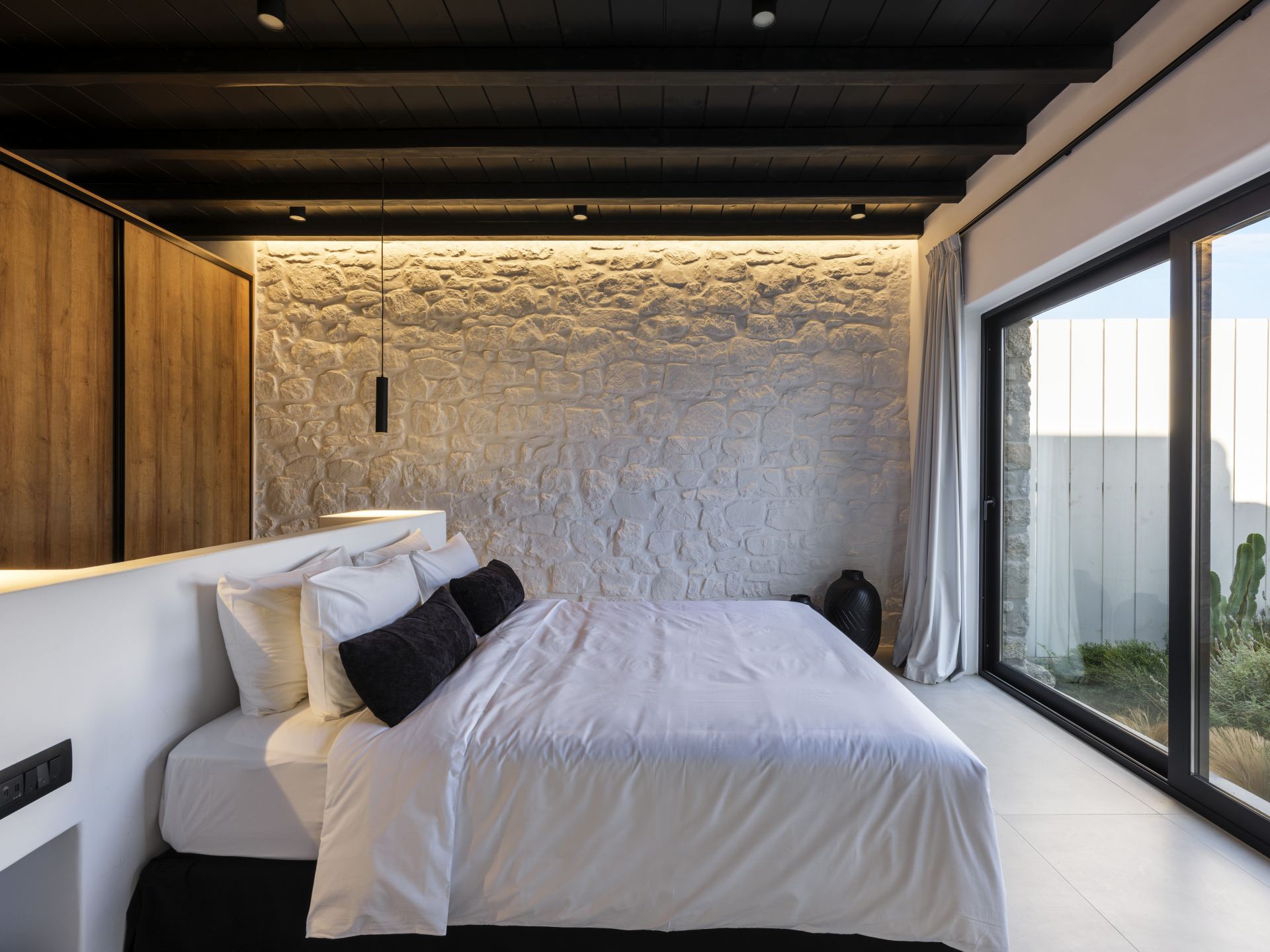 Blue Eye Grand Villa