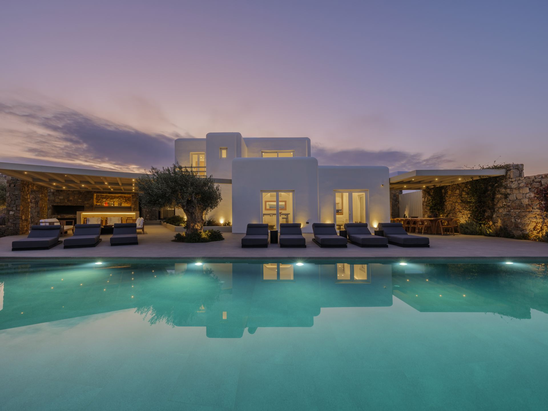 Blue Eye Grand Villa