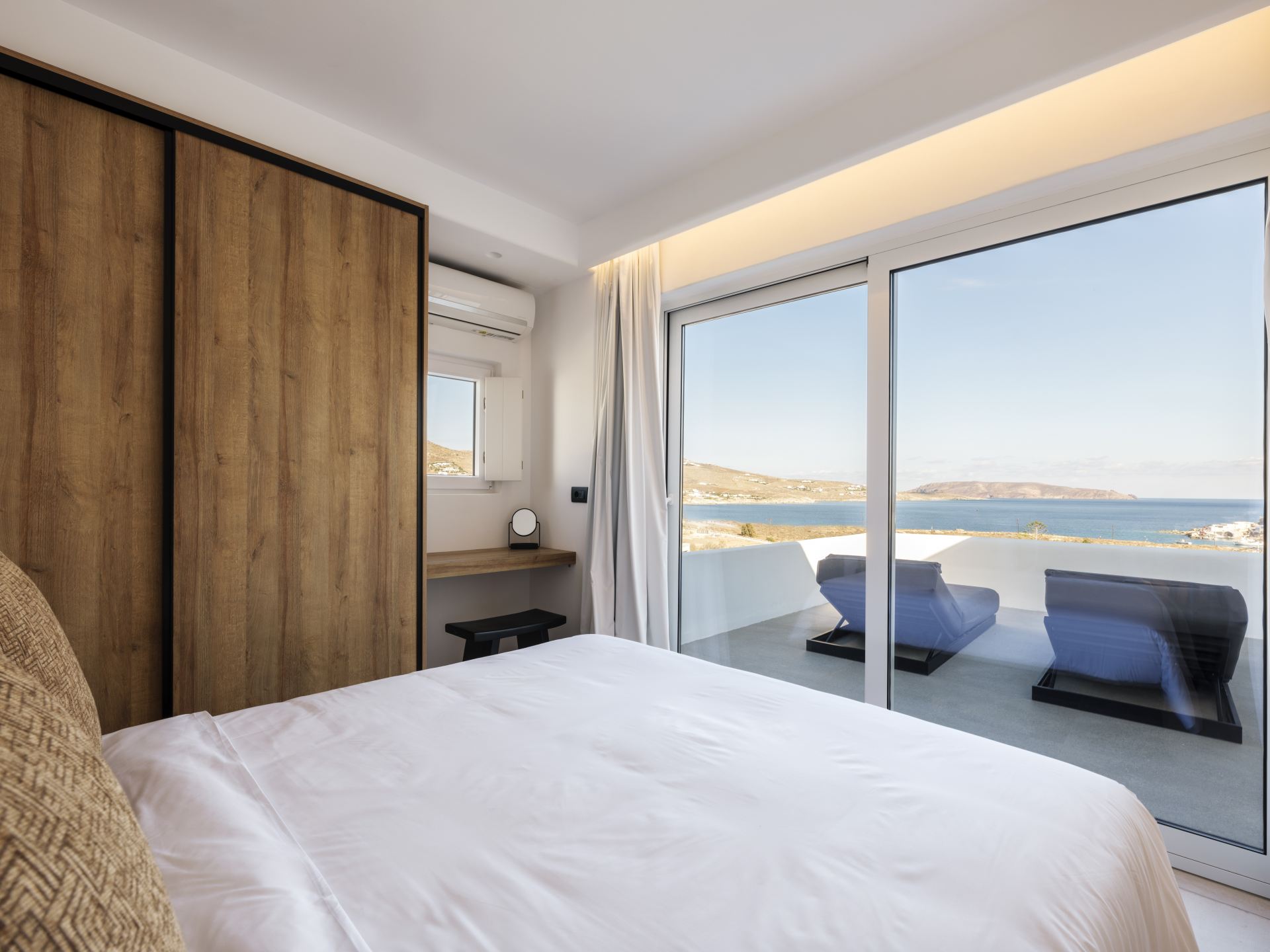 Blue Eye Grand Villa