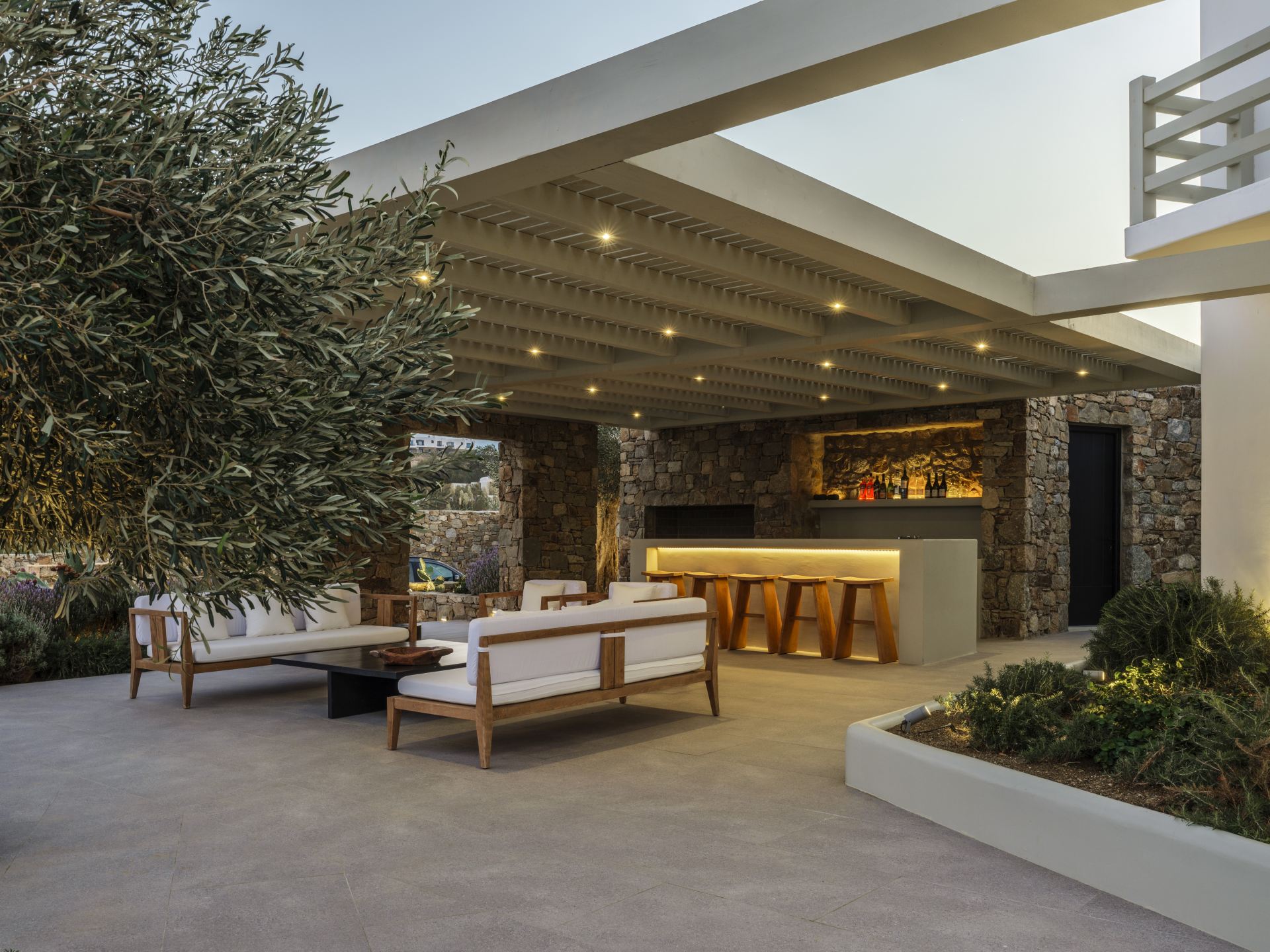 Blue Eye Grand Villa