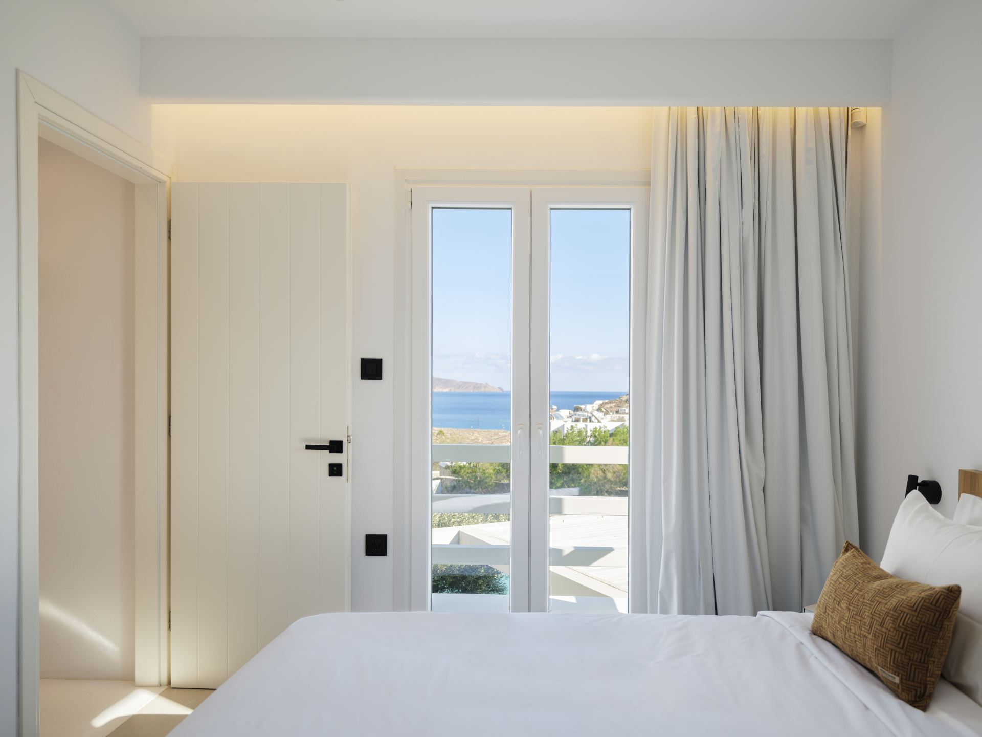 Blue Eye Grand Villa