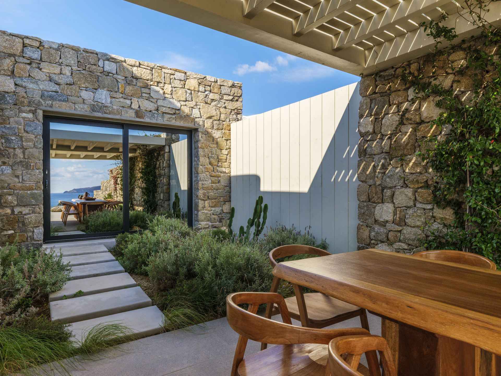 Blue Eye Grand Villa