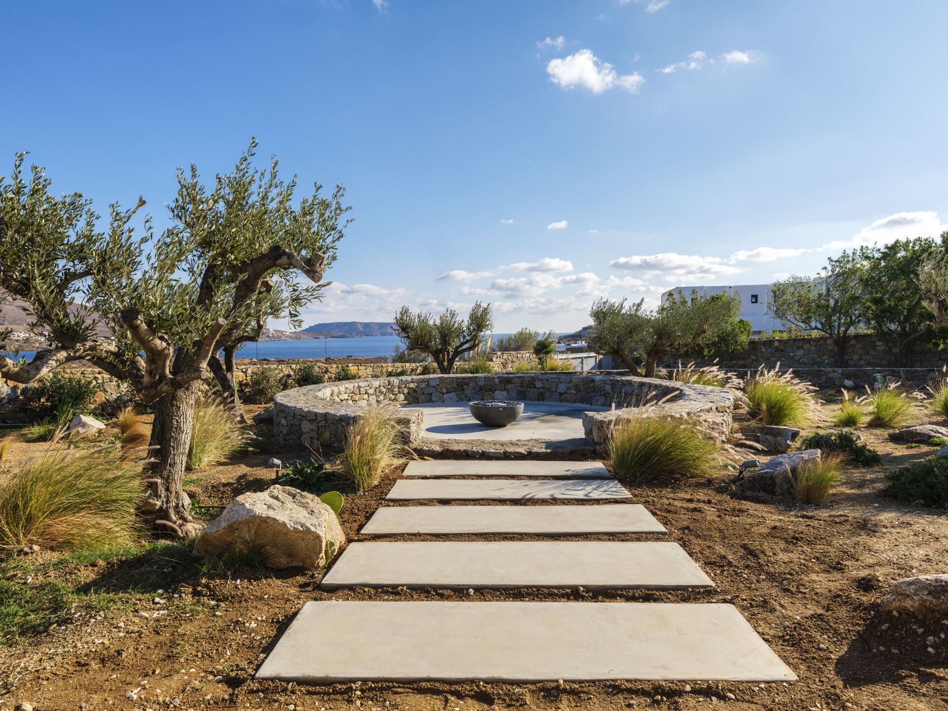 Blue Eye Grand Villa