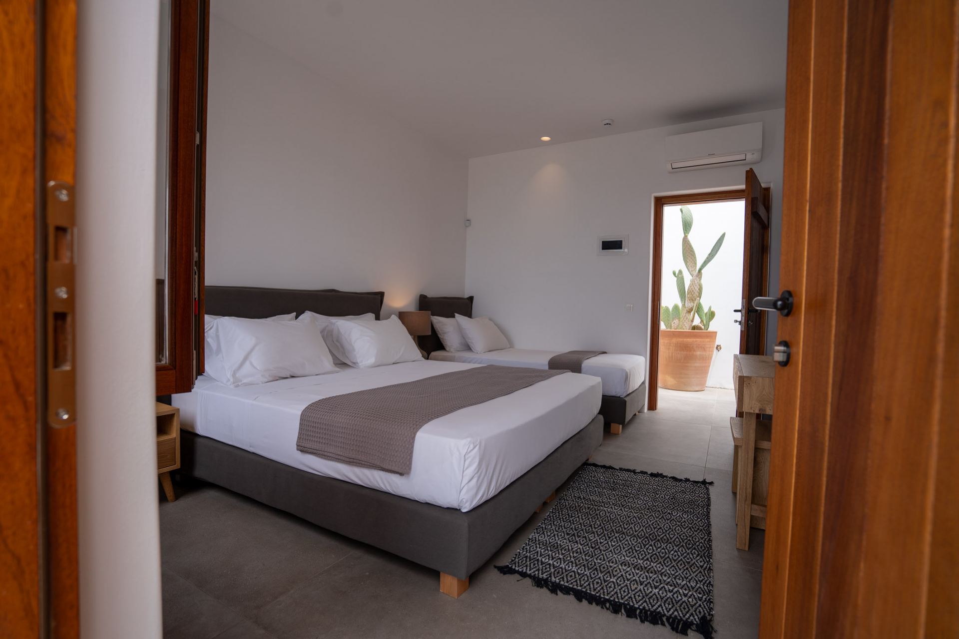 Beach House Arvi East