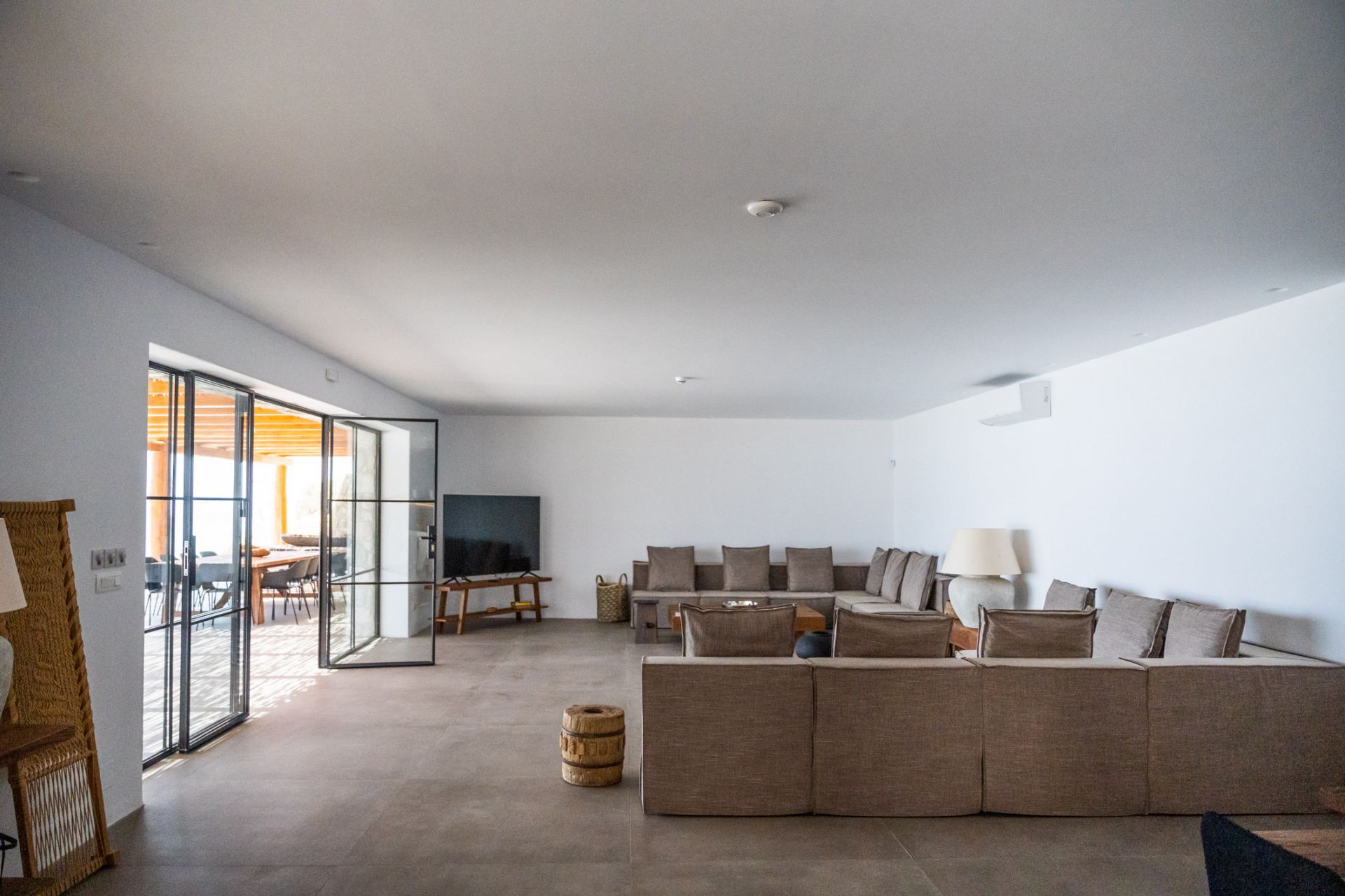 Beach House Arvi East