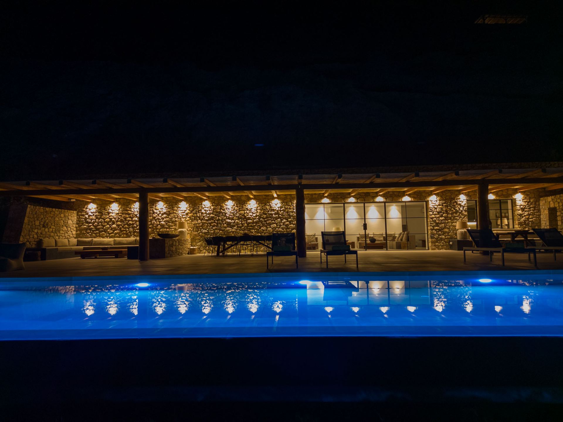 Beach House Arvi East