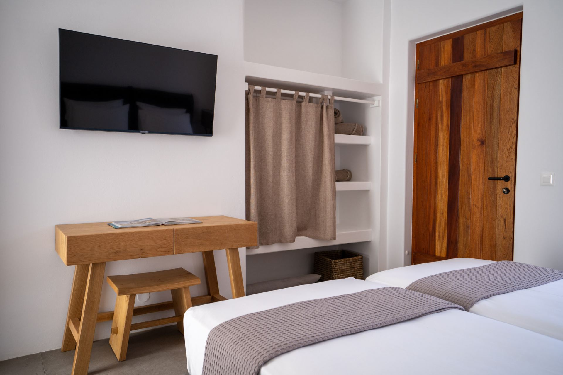 Beach House Arvi East