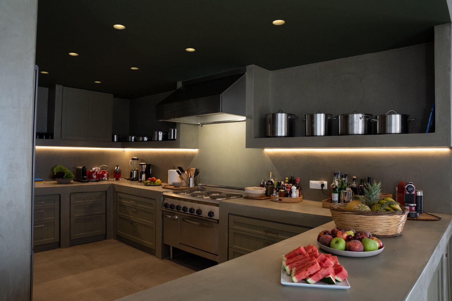 Beach House Arvi East