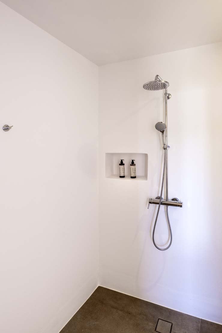 Beach House Arvi East