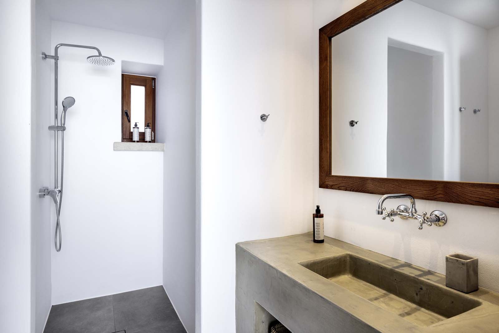 Beach House Arvi East