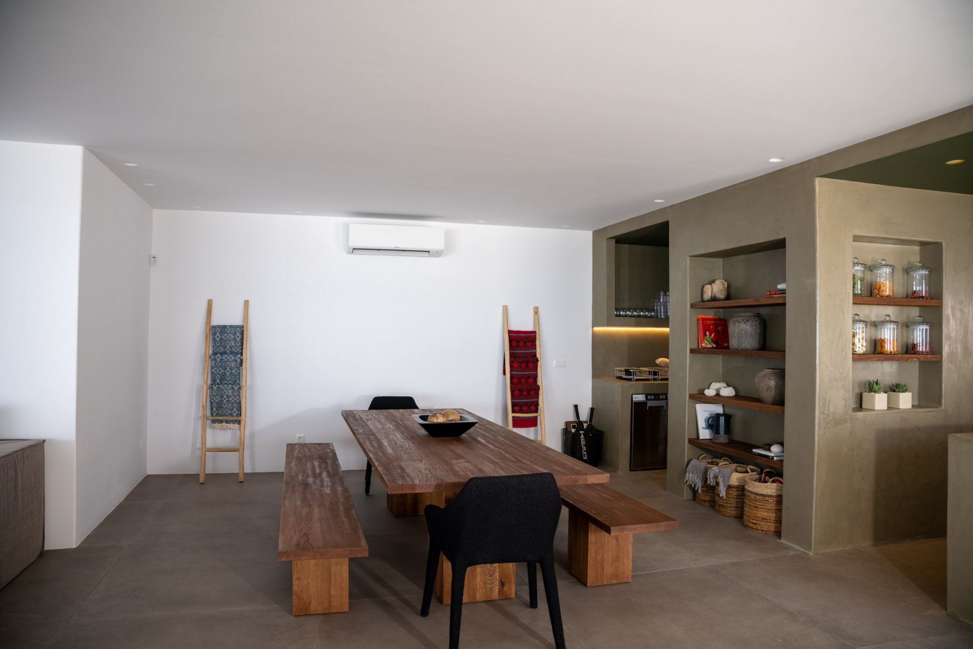 Beach House Arvi East