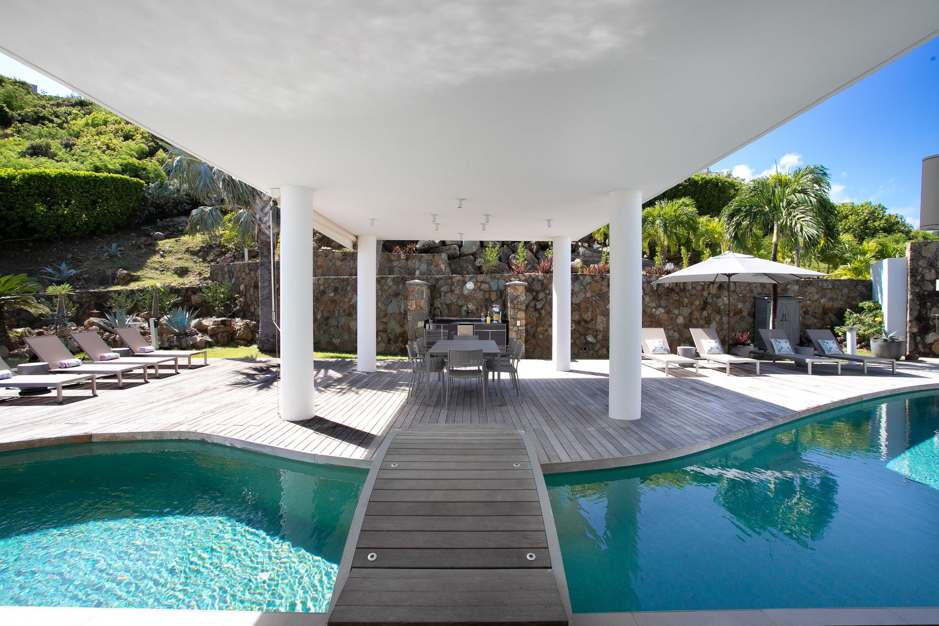 Villa Five Minutes More