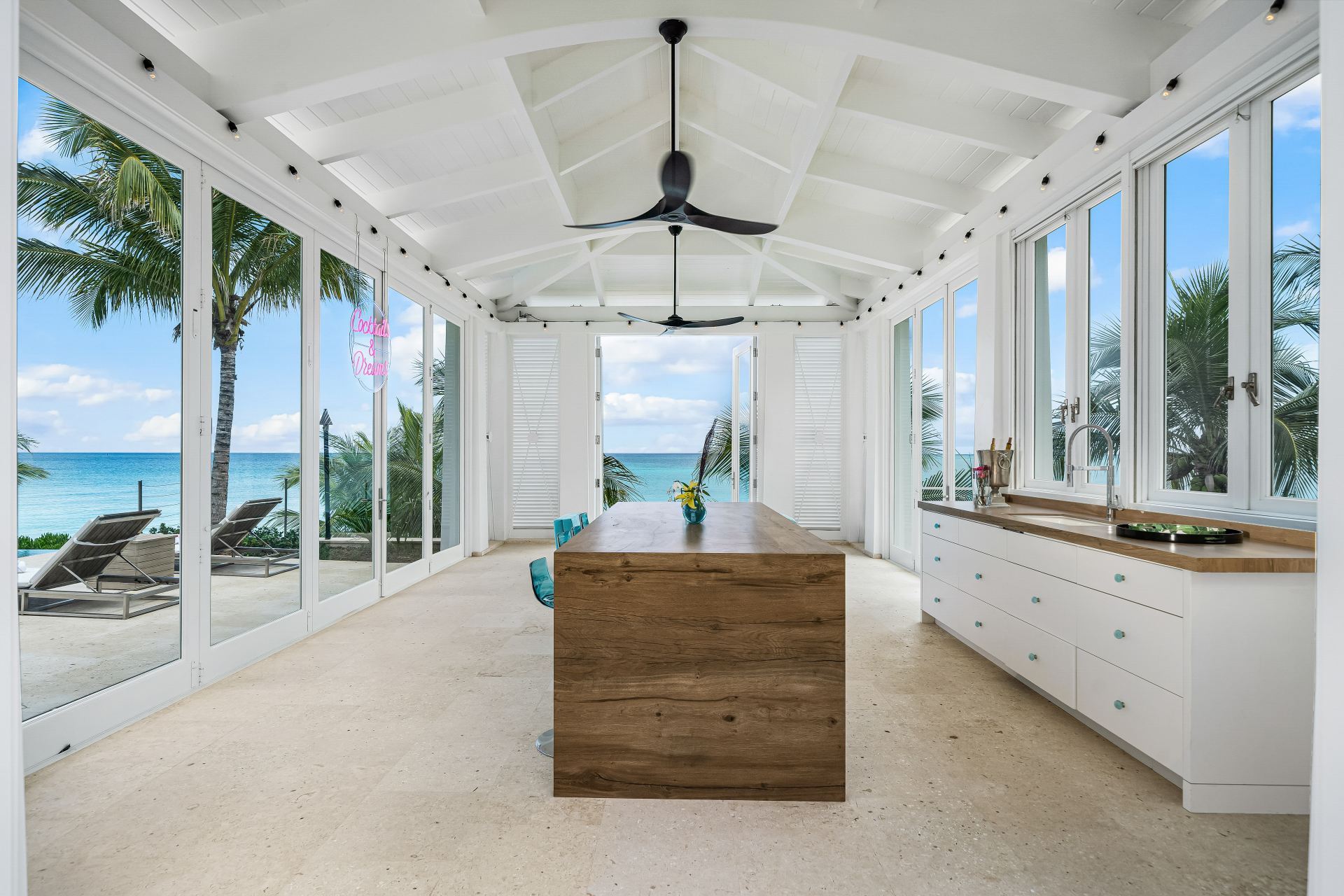 Villa Oceane in Bahamas