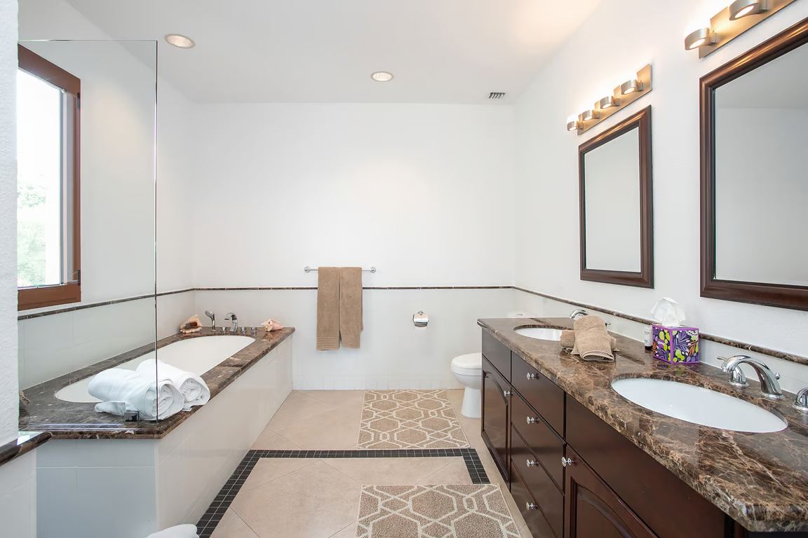 Sea Breeze 3 Bdr Condo