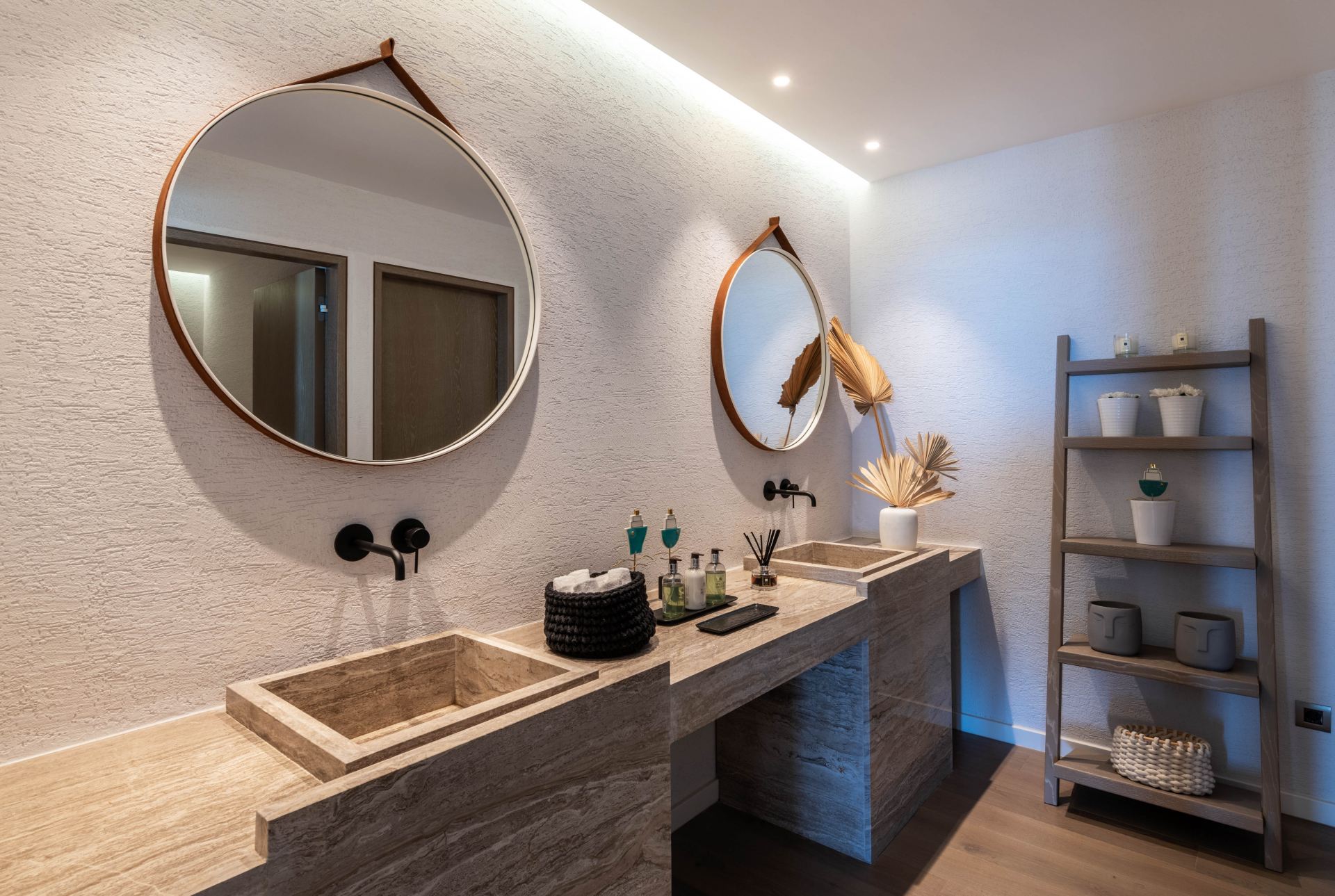 Serenity Psarou Estate