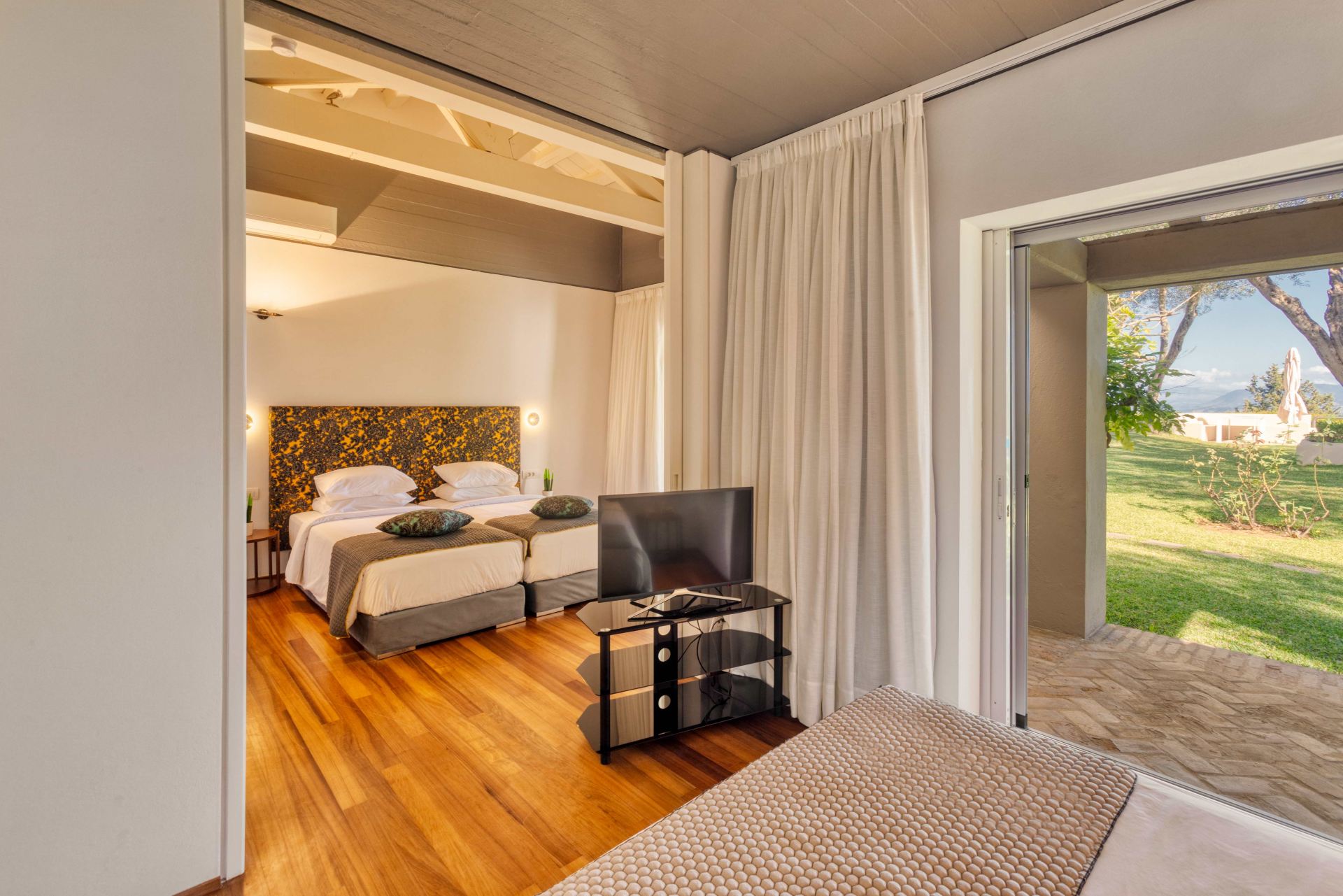 Skyline & Ionica Estate