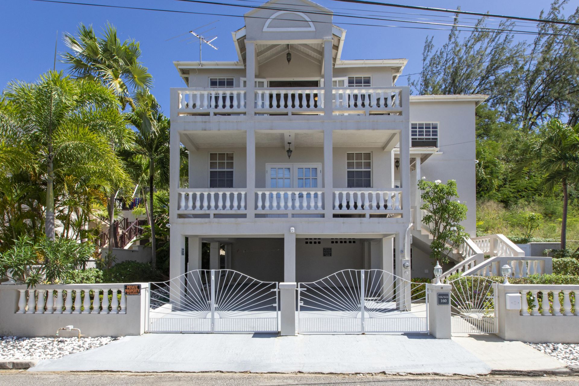 Nevis Villa, Heywoods