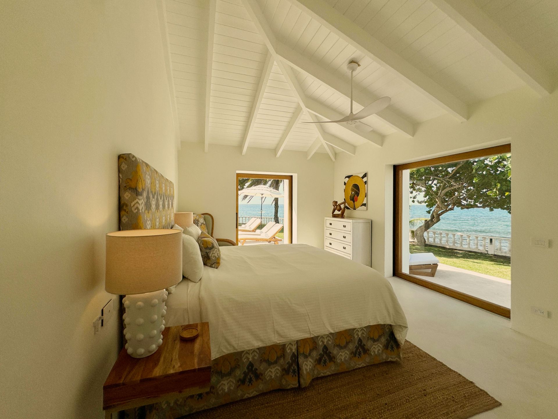 La Marea & Guest House