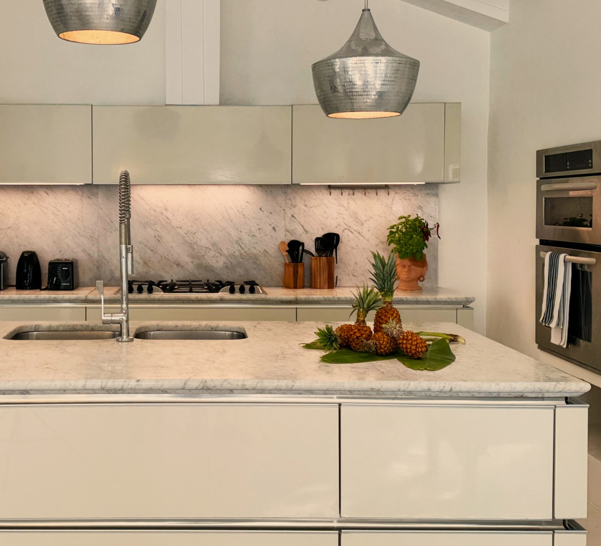 La Marea & Guest House