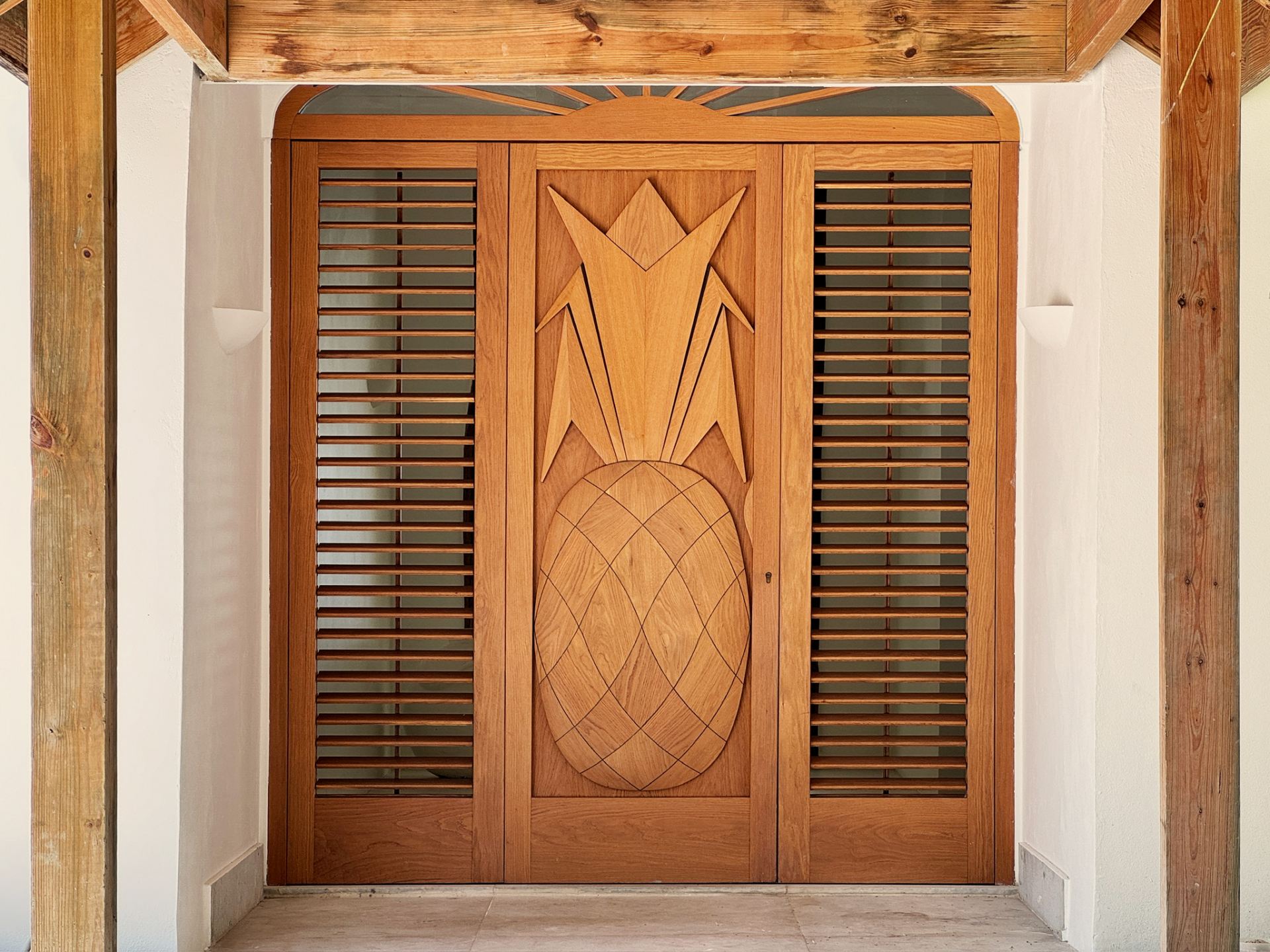 La Marea & Guest House