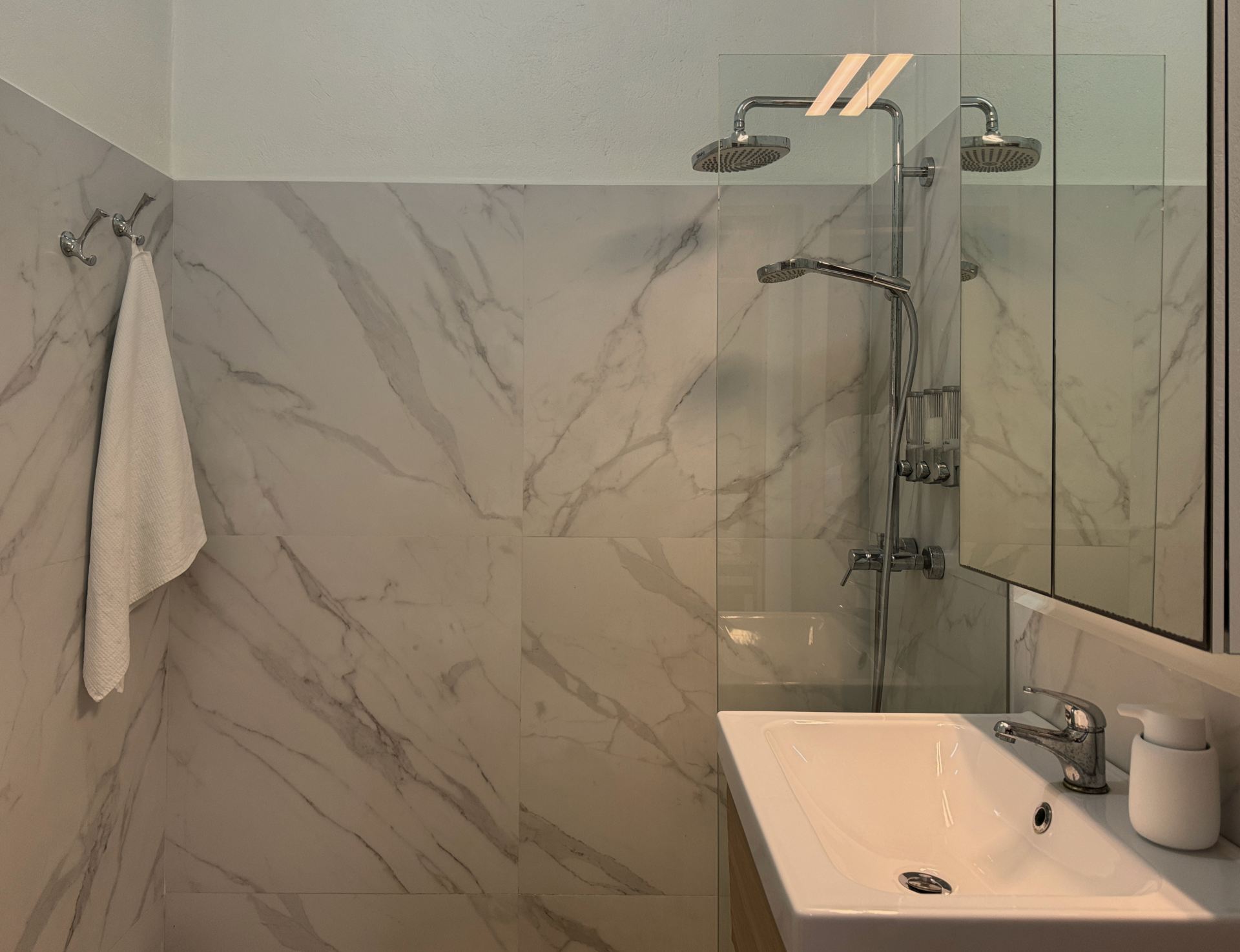 La Marea & Guest House