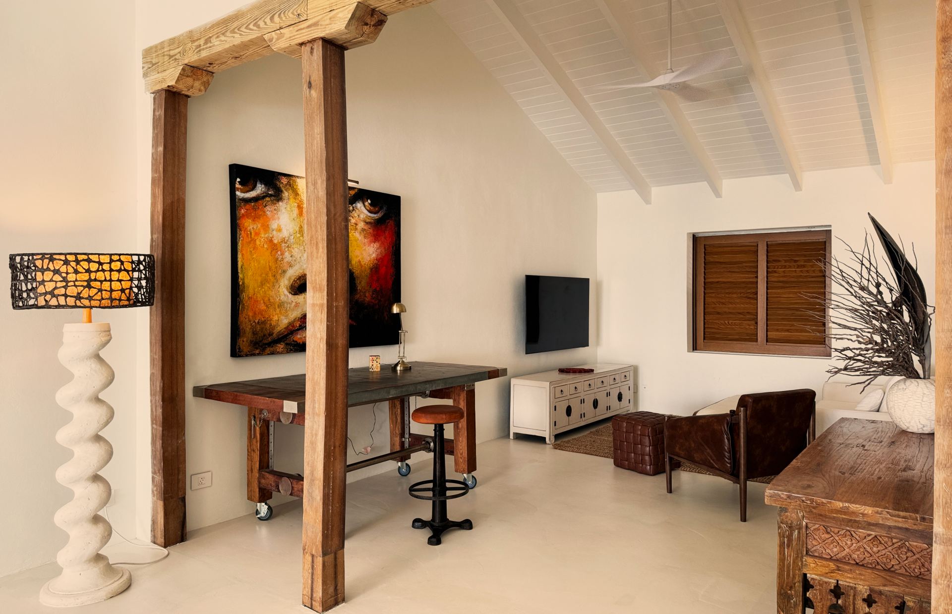 La Marea & Guest House