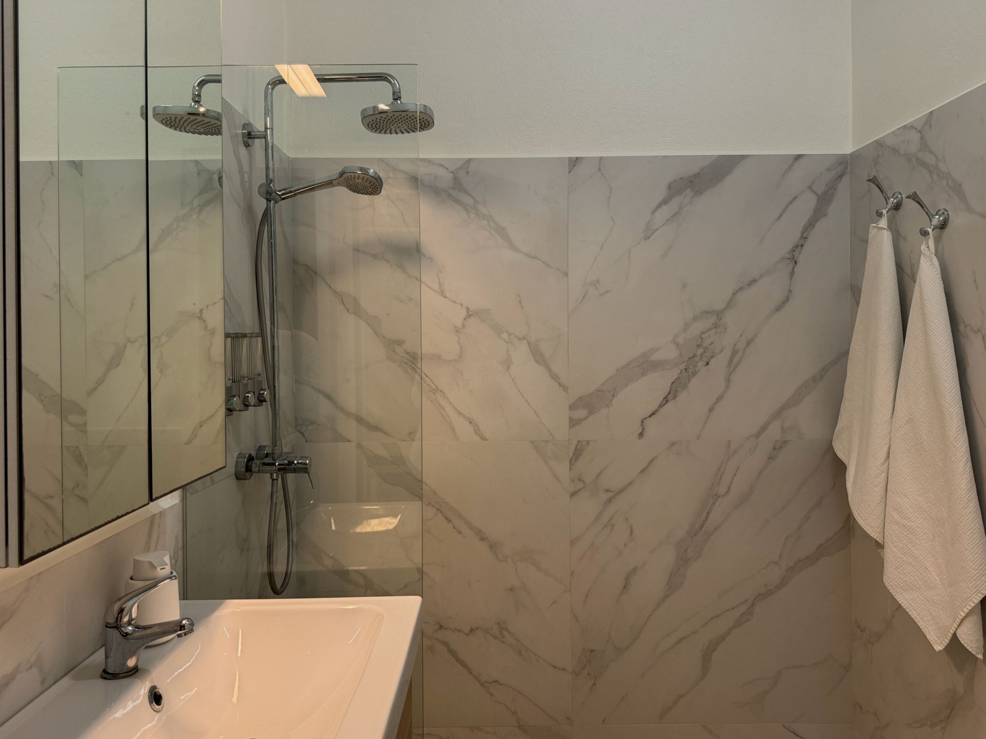 La Marea & Guest House