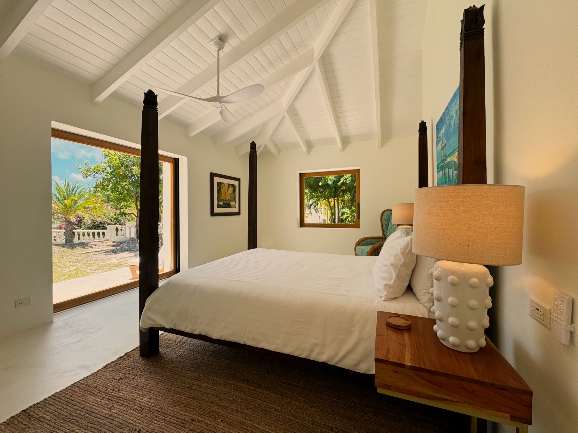 La Marea & Guest House