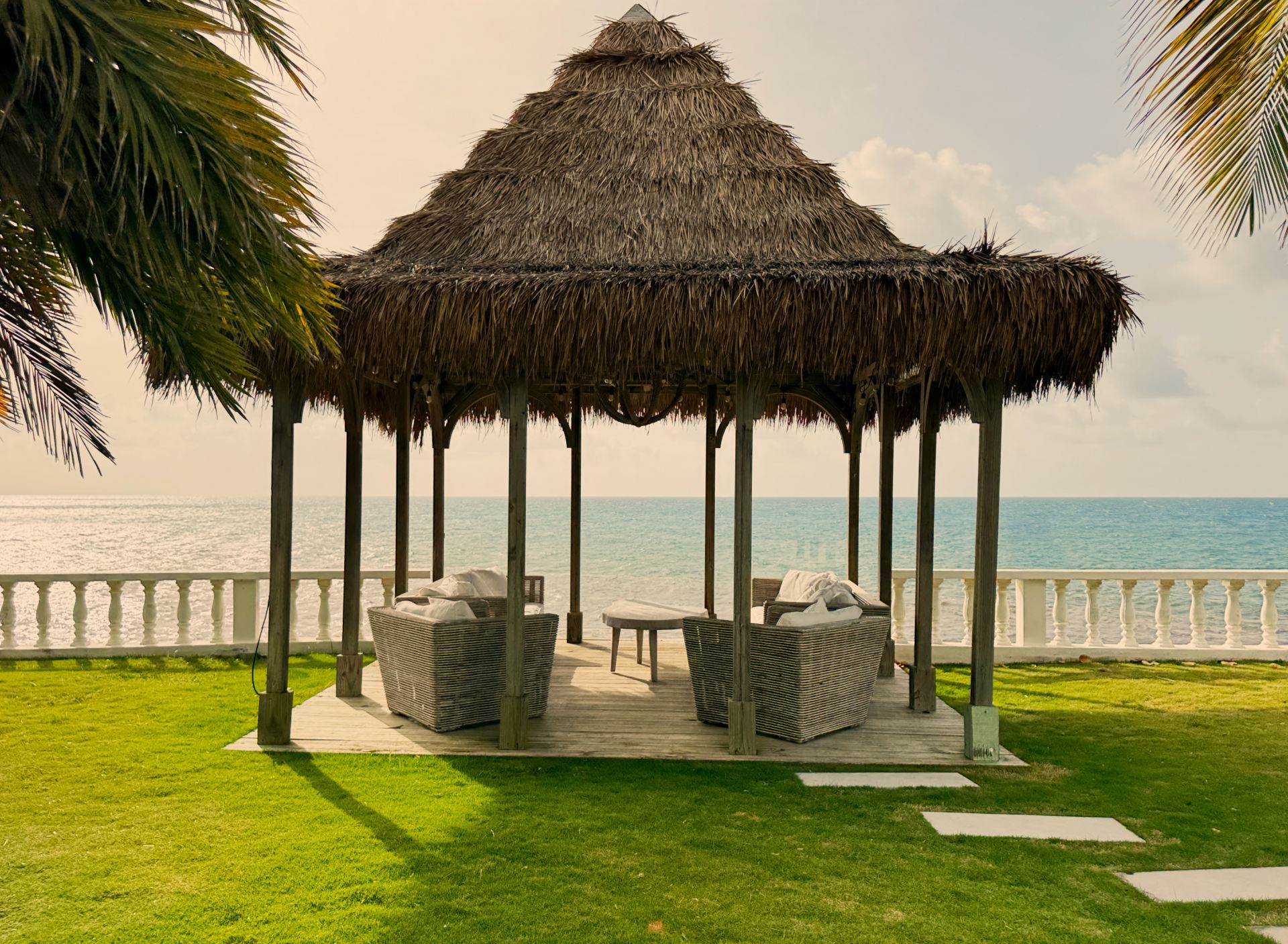 La Marea & Guest House