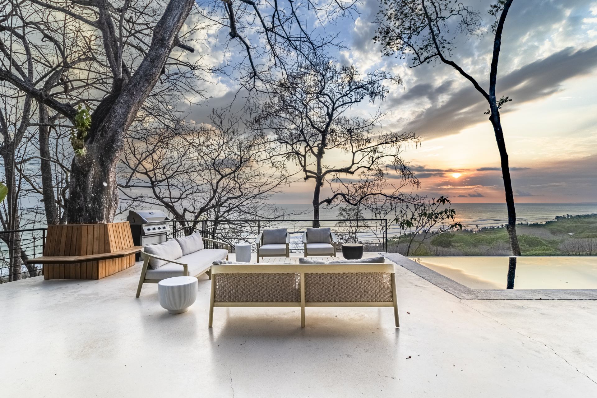 Magna Pacific Villas