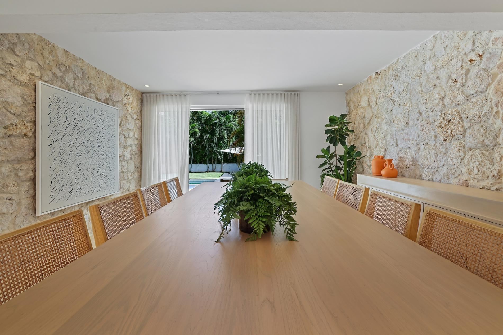 Villa Serenity Luxe Tropical Retreat