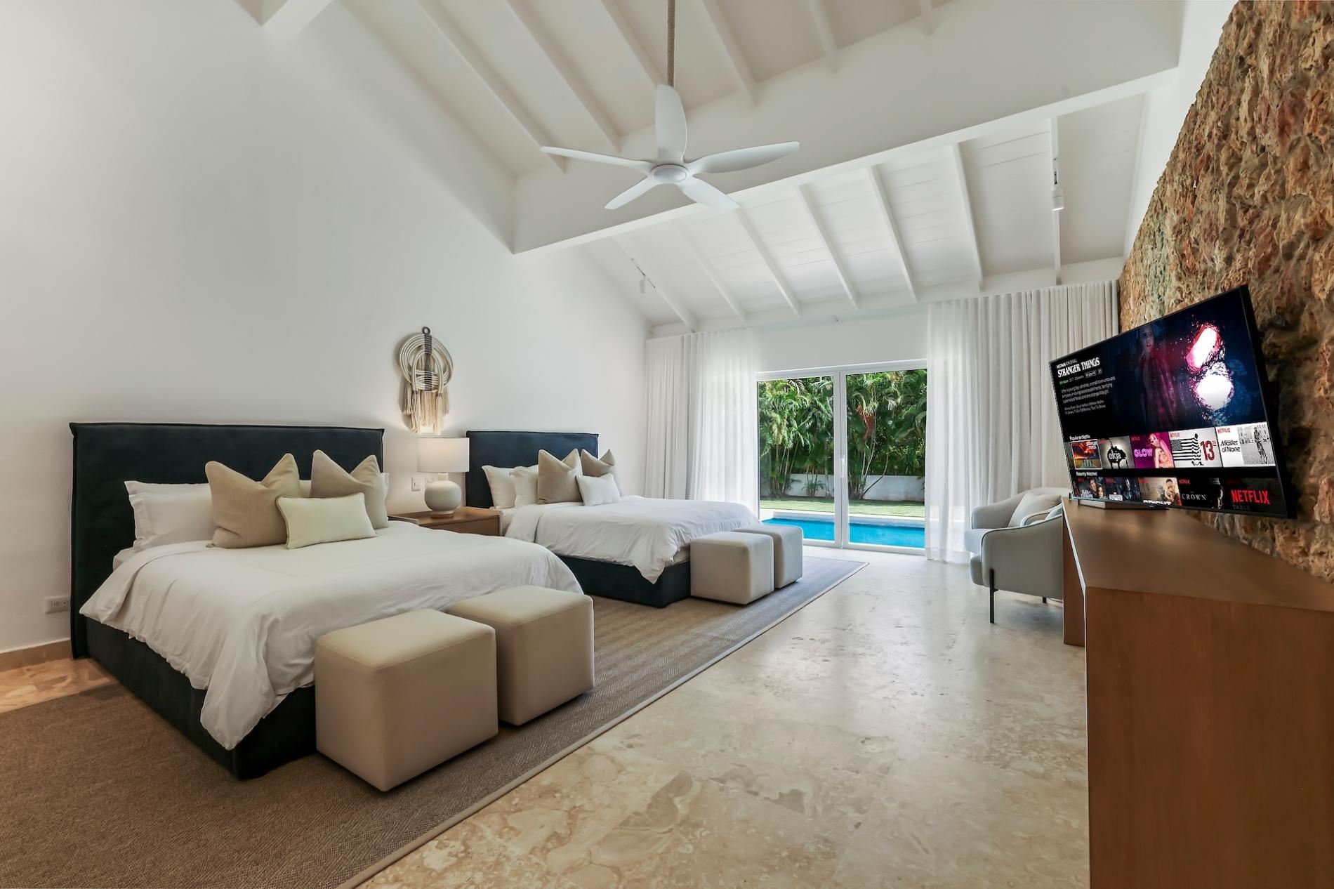 Villa Serenity Luxe Tropical Retreat