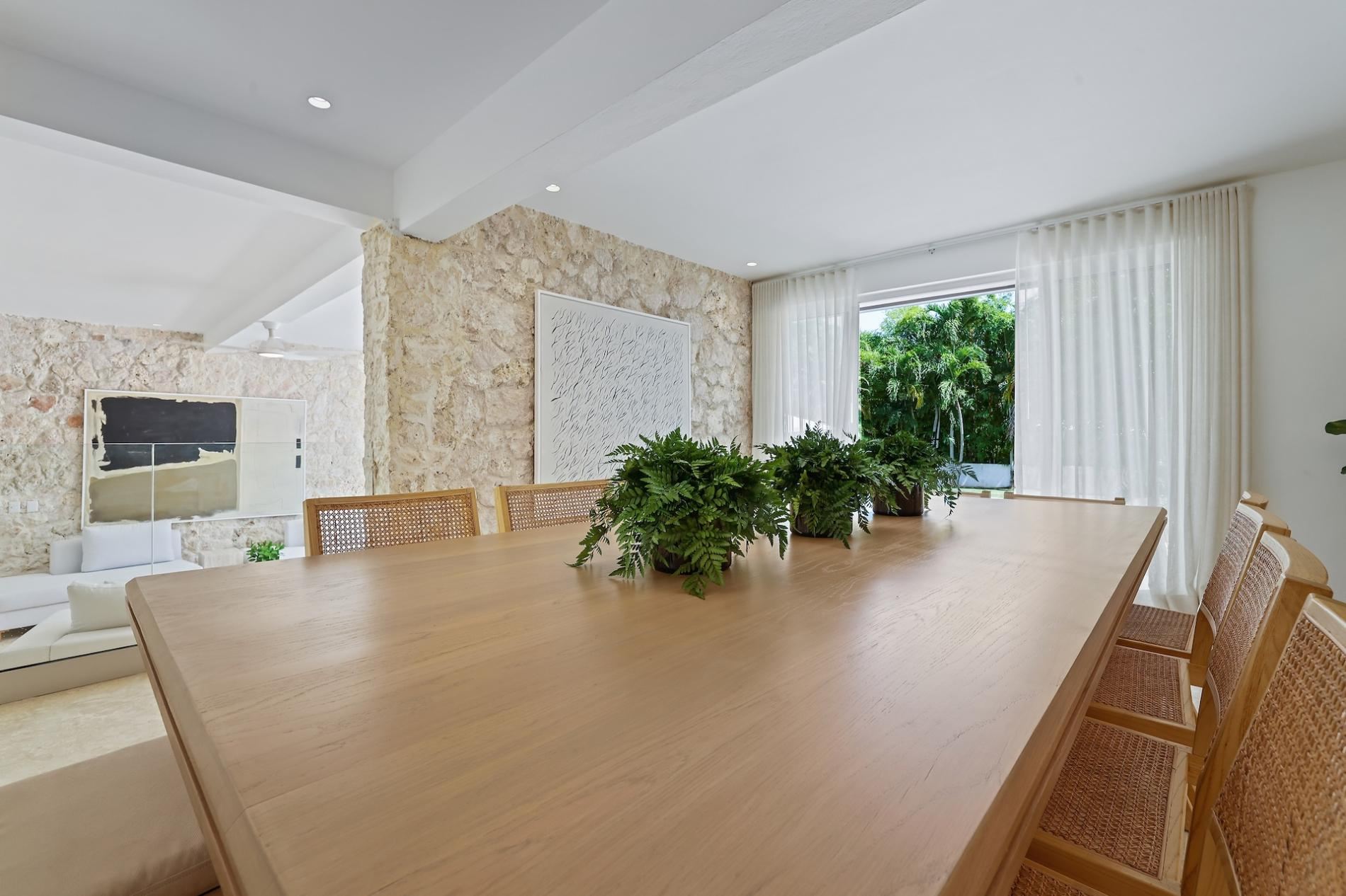 Villa Serenity Luxe Tropical Retreat