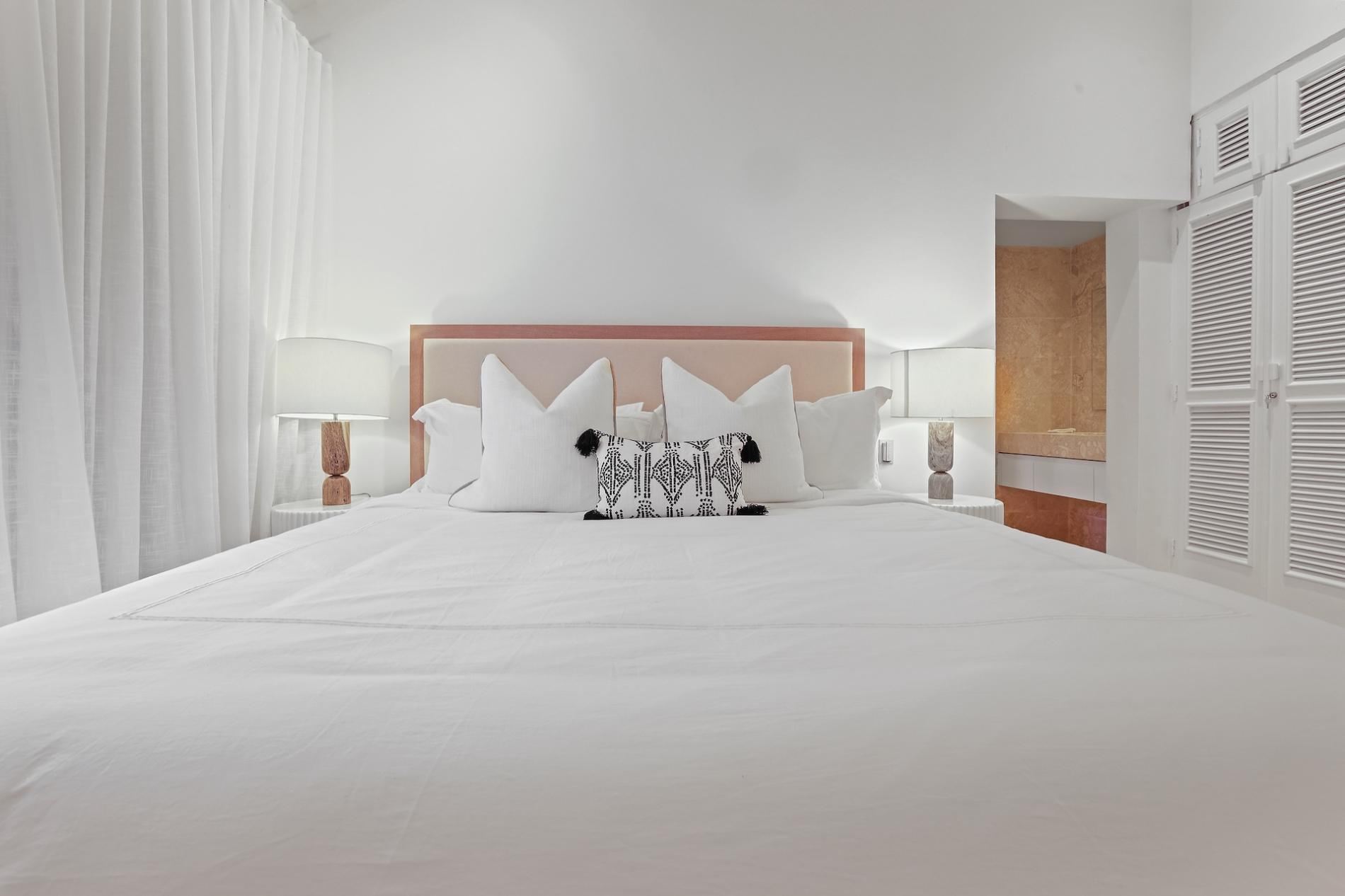 Villa Serenity Luxe Tropical Retreat