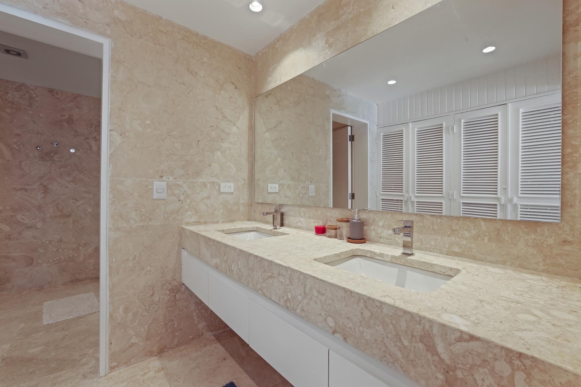 Villa Serenity Luxe Tropical Retreat